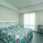 Diamond Nuova Gestione Отель Риччоне