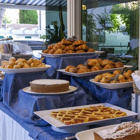 Hotel Diamond Comunicanti Riccione